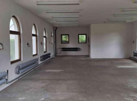 Pronájem skladovací prostor, 120 m²