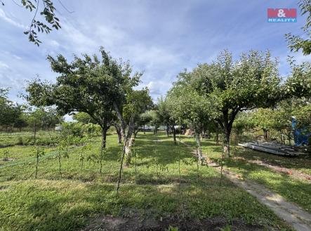 Prodej - pozemek, zahrada, 1 424 m²