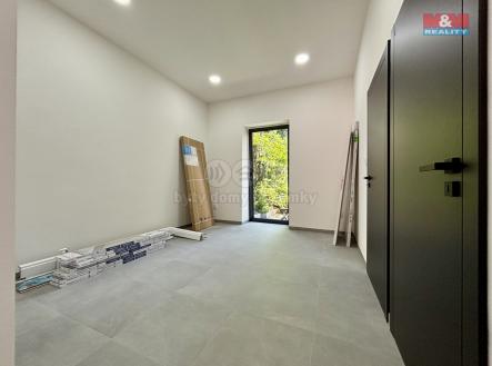 Pronájem obchodní prostor, 35 m²