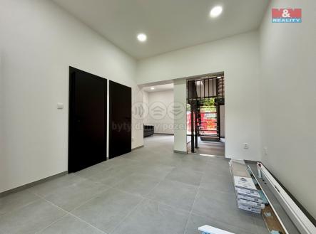 Pronájem obchodní prostor, 35 m²