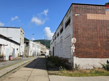 Pronájem skladovací prostor, 200 m²