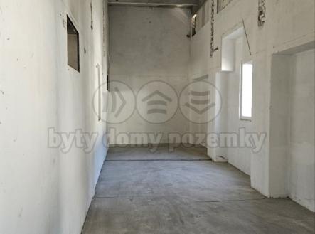 Pronájem skladovací prostor, 200 m²