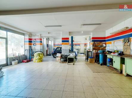 Prodej - obchodní prostor, 932 m²