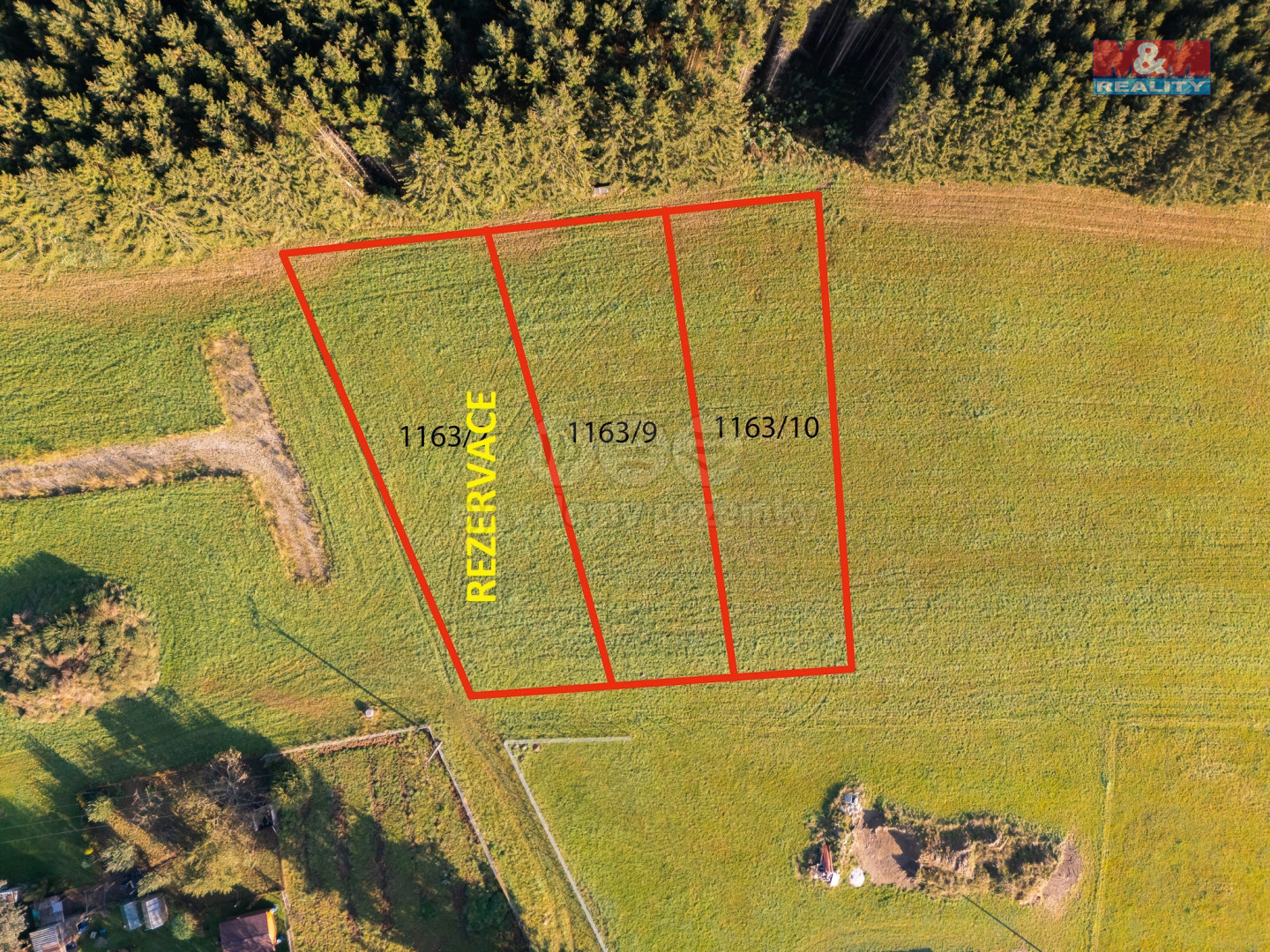 FOto jeden pozeemk rezervace.jpg