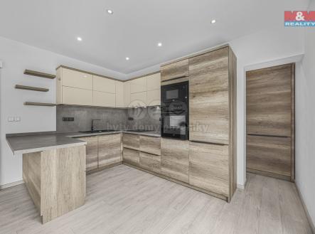 Prodej bytu, 4+1, 97 m²