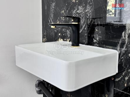 Pronájem obchodní prostor, 83 m²