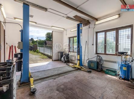 Prodej obchodní prostor, 92 m²