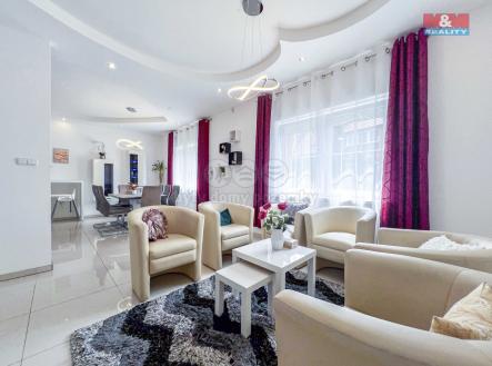 Pronájem - dům/vila, 230 m²