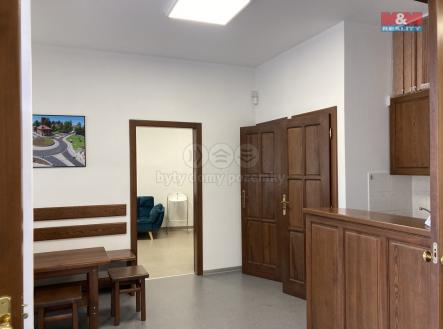 Pronájem - kanceláře, 72 m²