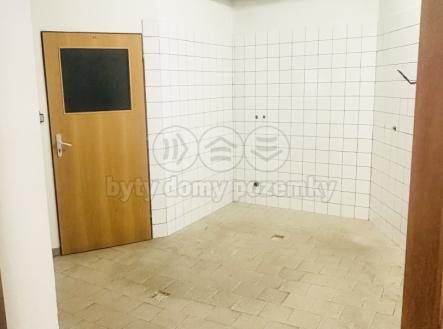 Pronájem - obchodní prostor, 110 m²