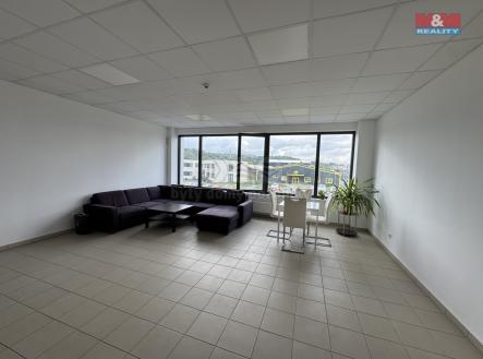 Pronájem - kanceláře, 465 m²