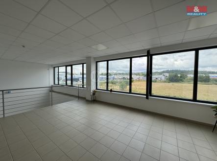 Pronájem - kanceláře, 465 m²