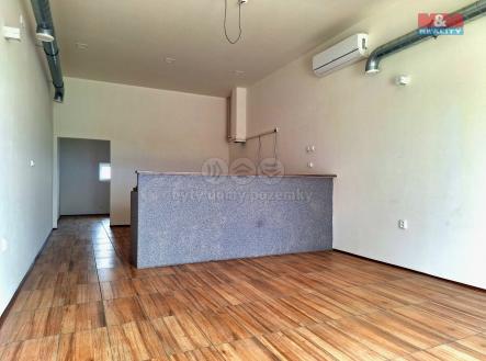 Pronájem - obchodní prostor, 65 m²