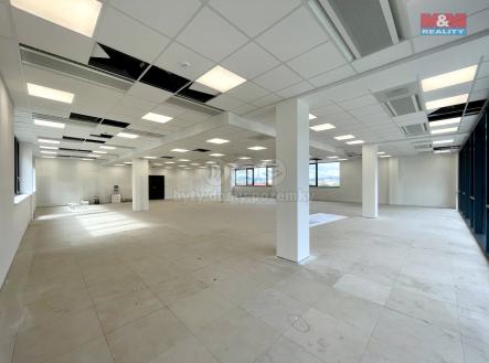 Pronájem obchodní prostor, 275 m²