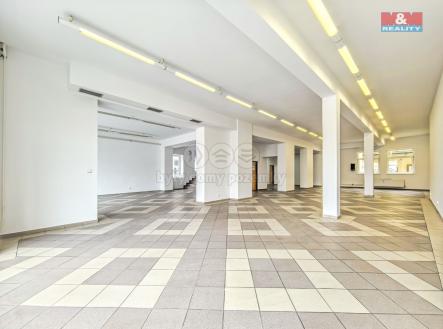 Pronájem - obchodní prostor, 520 m²