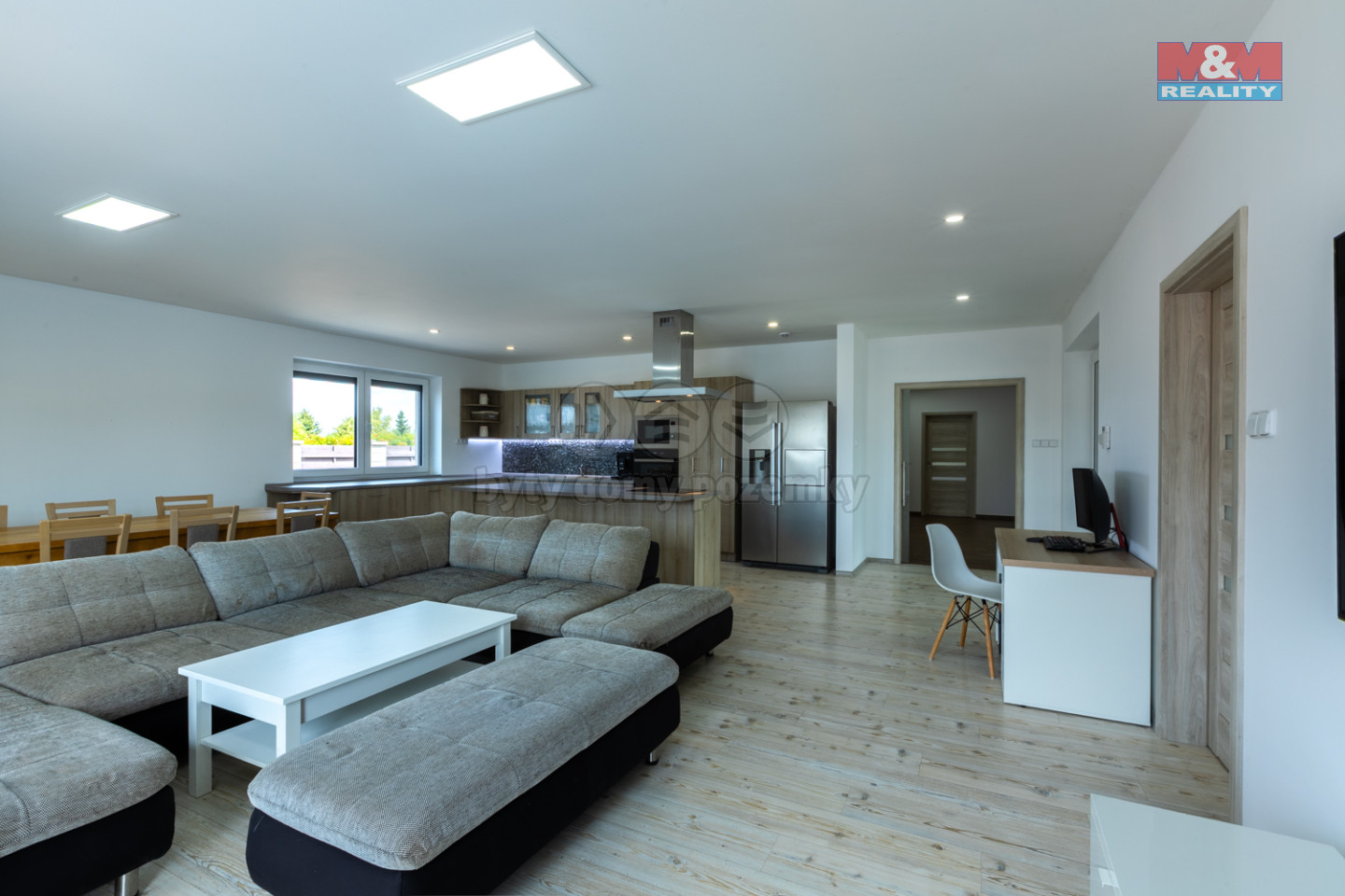 obývací pokoj+kuchyně