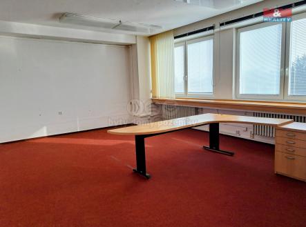 Pronájem kanceláře, 288 m²