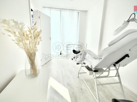 Pronájem - obchodní prostor, 18 m²