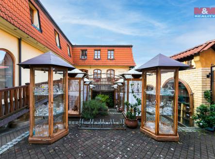 Pronájem - obchodní prostor, 600 m²