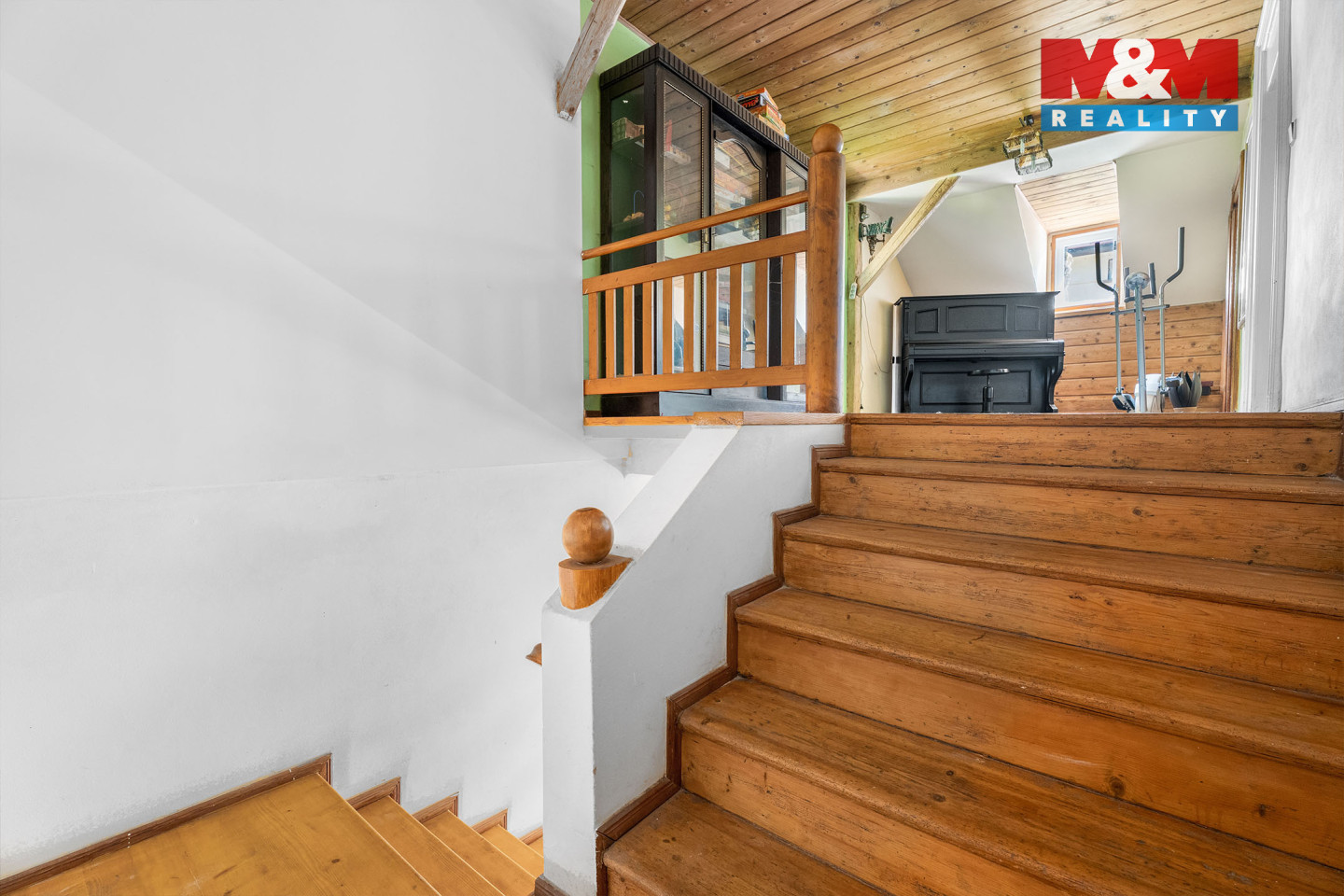Schodiště a horní patro