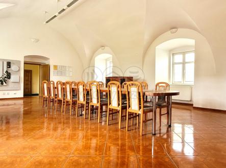 Pronájem kanceláře, 253 m²