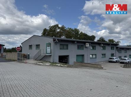 Pronájem kanceláře, 374 m²