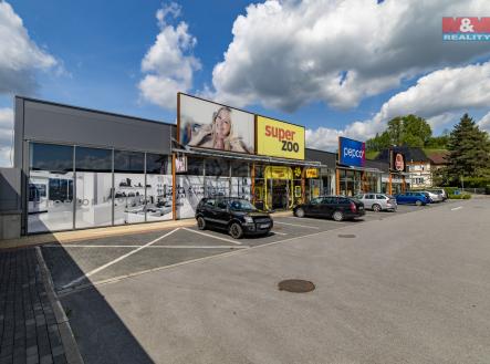 Pronájem obchodní prostor, 300 m²