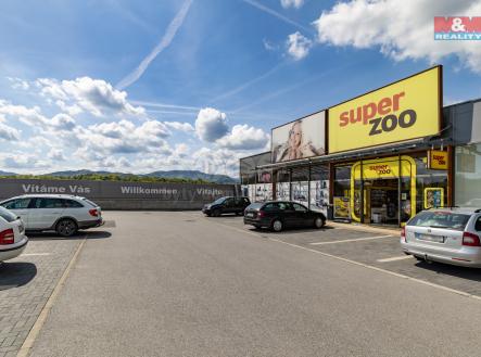 Pronájem obchodní prostor, 300 m²