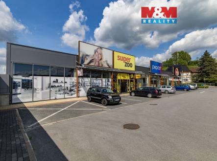 Pronájem obchodní prostor, 300 m²