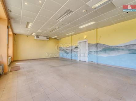 Pronájem obchodní prostor, 77 m²