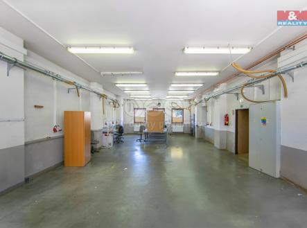 Pronájem výrobní prostor, 918 m²