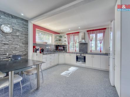 Prodej výrobní prostor, 1 220 m²