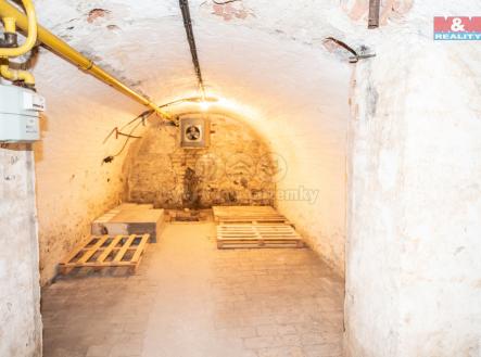 Pronájem skladovací prostor, 35 m²