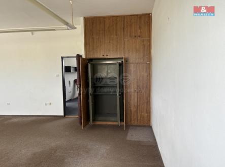 Pronájem kanceláře, 500 m²