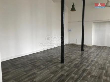 Pronájem obchodní prostor, 150 m²