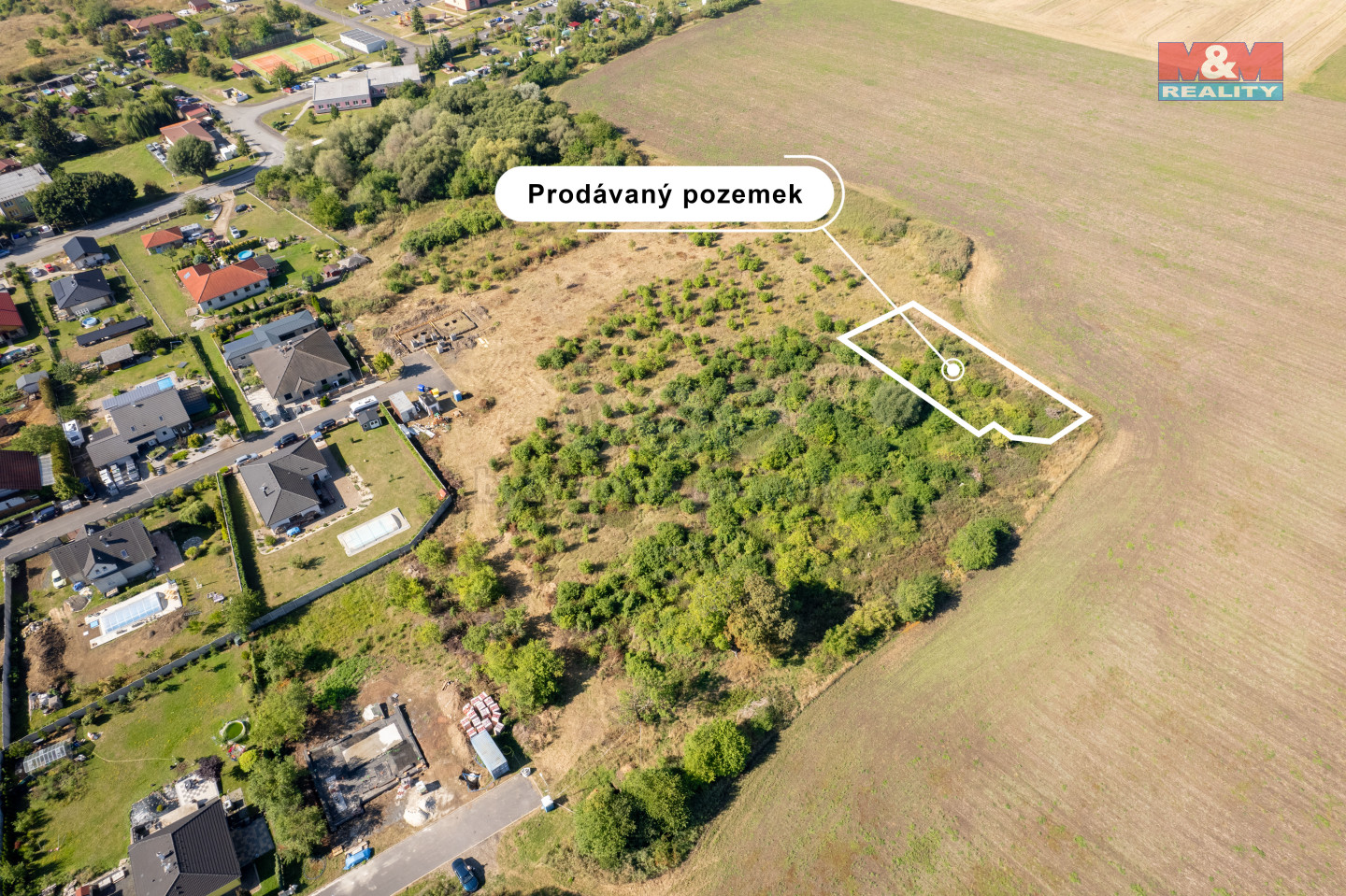 Prodávaný pozemek a okolí