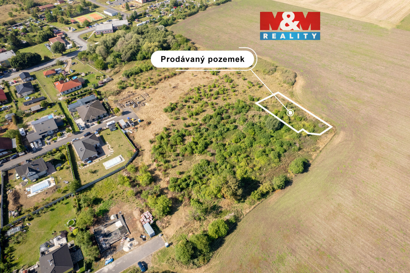 Prodávaný pozemek a okolí