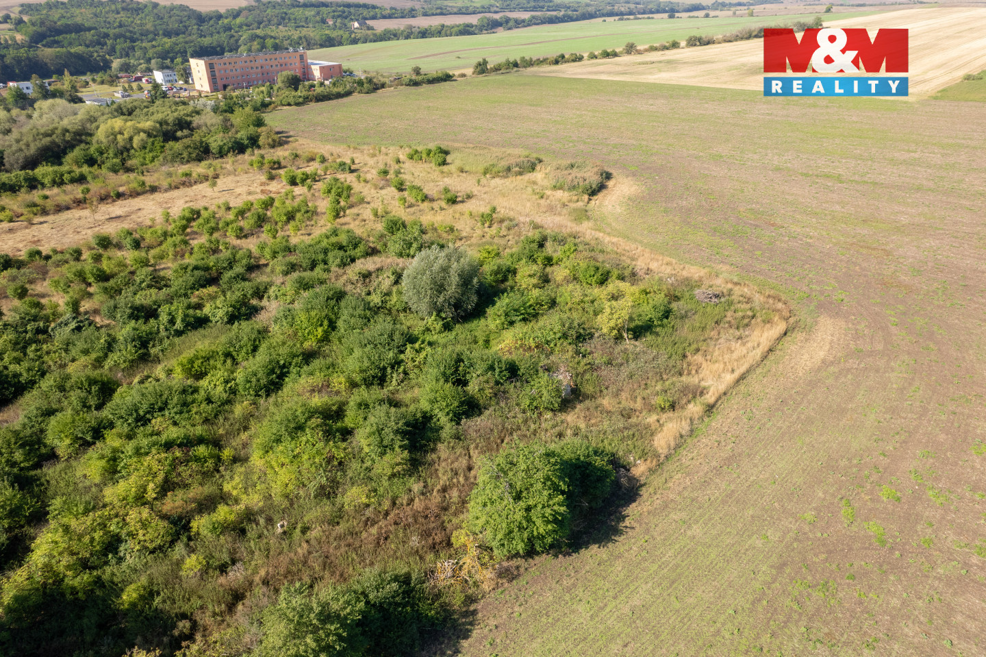 Prodávaný pozemek a okolí