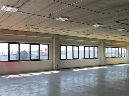 Pronájem obchodní prostor, 829 m²