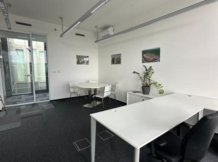 Pronájem kanceláře, 171 m²