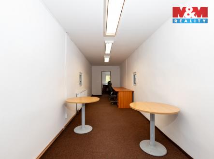 Pronájem kanceláře, 200 m²