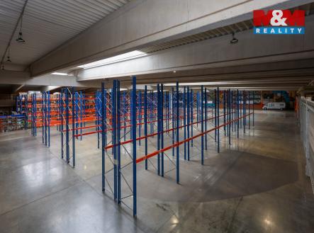 Pronájem skladovací prostor, 2 700 m²