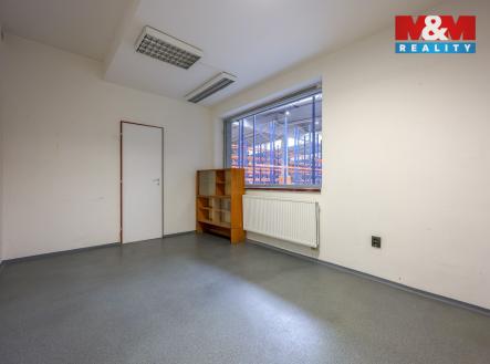 Pronájem skladovací prostor, 2 700 m²