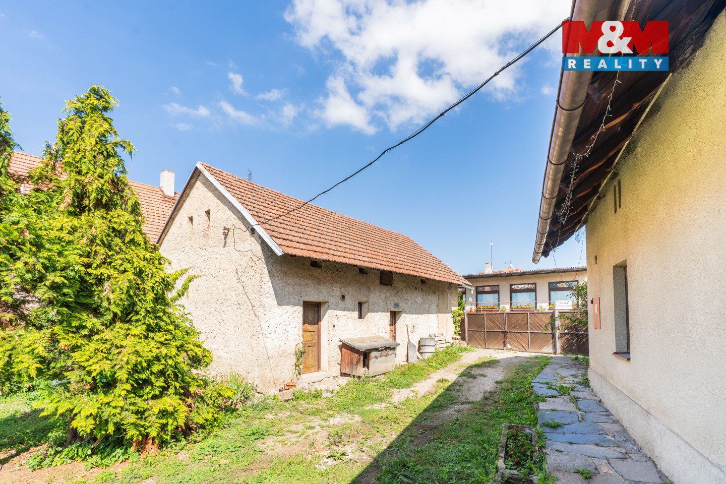 vedlejší stavba u domu