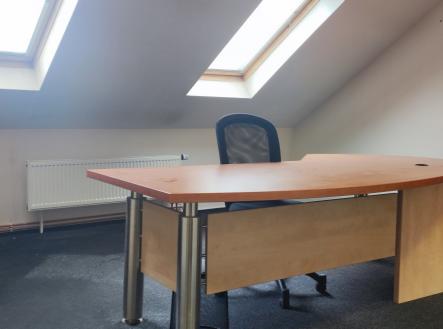 Pronájem kanceláře, 58 m²