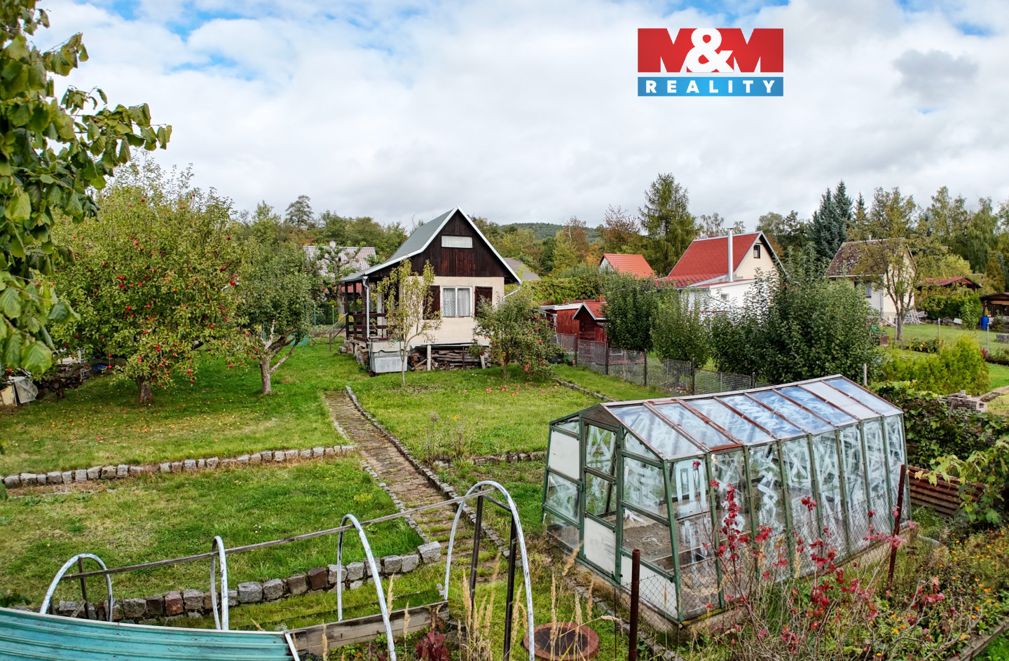 Chata se zahradou