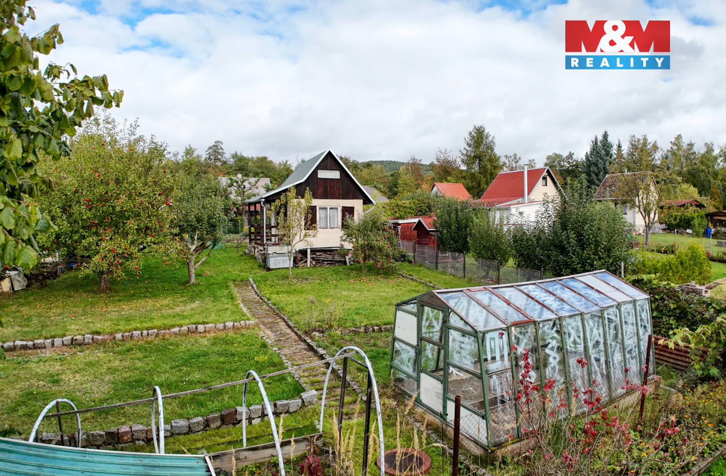 Chata se zahradou