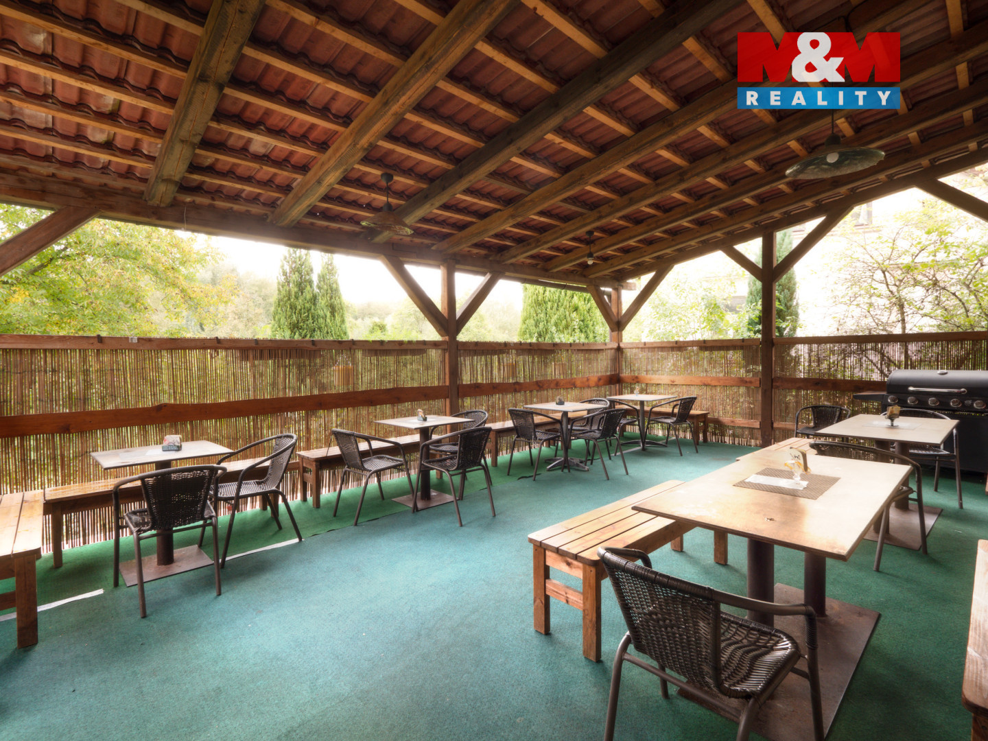 Venkovní terasa zastřešená