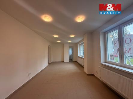 Pronájem obchodní prostor, 69 m²