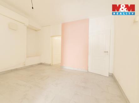 Prodej obchodní prostor, 77 m²